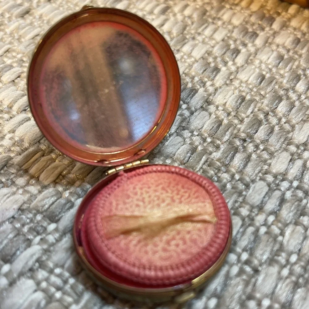 Vintage Vivaudou Rouge‎ Compact Brass Etched Refillable